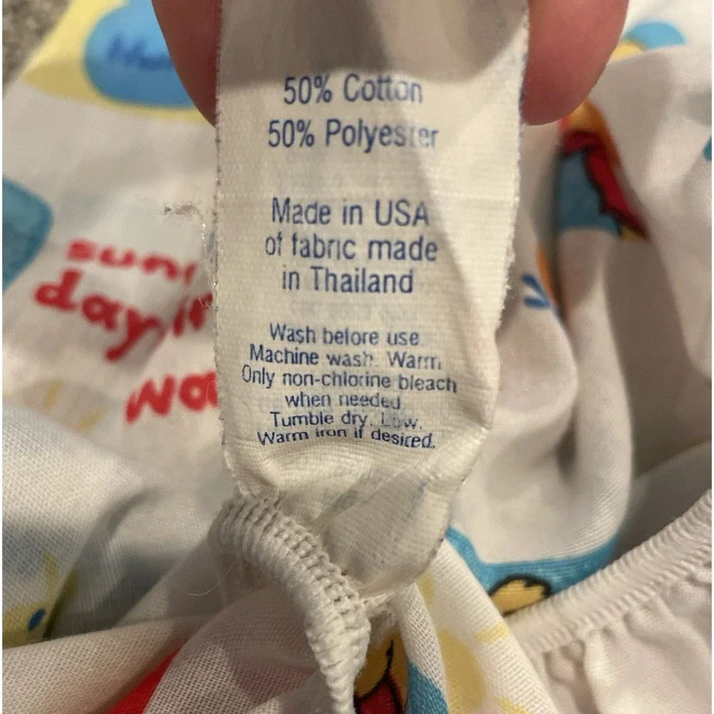 Vintage Winnie the Pooh Crib ToddlerSheet Set 2 Piece Sunny Days Bees And Honey